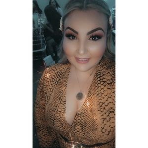 Meet your Posher, Ashley